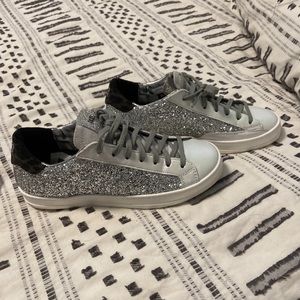 P448 Sneakers ~ Size 36 brand new!